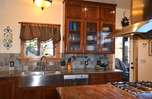 Longtown Cabin | REDUCED weekday rates -Lakeside, Firepit, Dock, kayaks & paddleboards