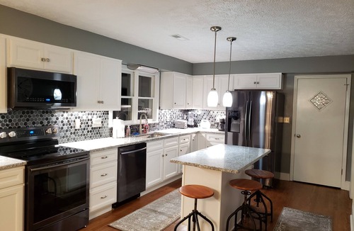 Hendersonville House | REDUCED WINTER RATES!