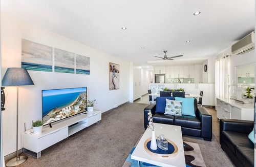 Redcliffe Hotel | Redvue Apartments