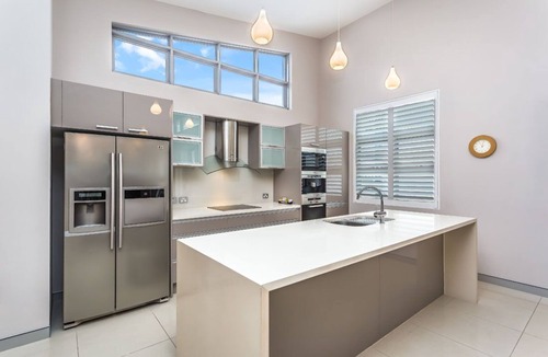 Redcliffe Hotel | Redvue Apartments