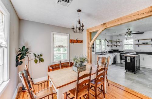 Bedford House | Redwing Farm Cottage - Mountain Views and Firepit!