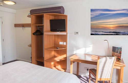 Shirley Hotel | Redwings Lodge Solihull