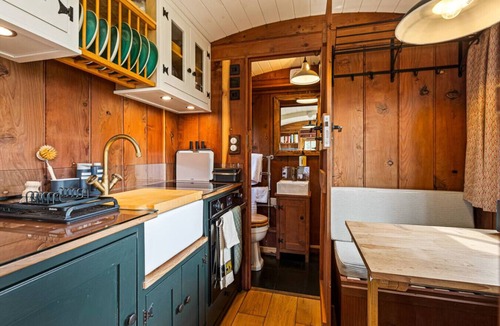 Stonor Cabin | Redwood - Shepherds hut