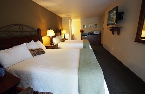 Grants Pass Hotel | Redwood Garden Inn