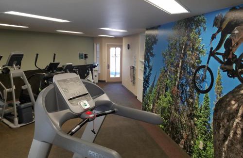 Grants Pass Hotel | Redwood Hyperion Suites