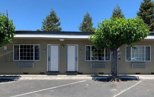 Santa Rosa Hotel | Redwood Inn