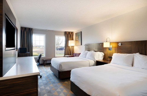 Redwood Falls Hotel | Redwood Lodge