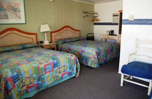 Bridgeport Hotel | Redwood Motel