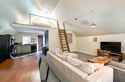 Eidelweiss Village House | Redwood Retreat | Lake Access