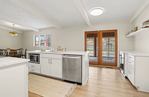 Stevensville House | Redwood Retreat | Pool | Fire-Pit | Wineries