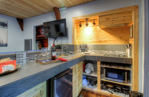 Piercy Apartment | Redwoods River Resort