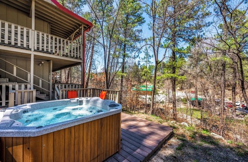 Ruidoso Apartment | Reed's Place Mid-town On River! - Optional HOT TUB