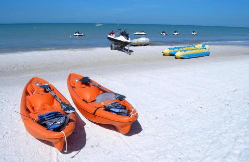 Indian Rocks Beach Apartment | Reef Club 301