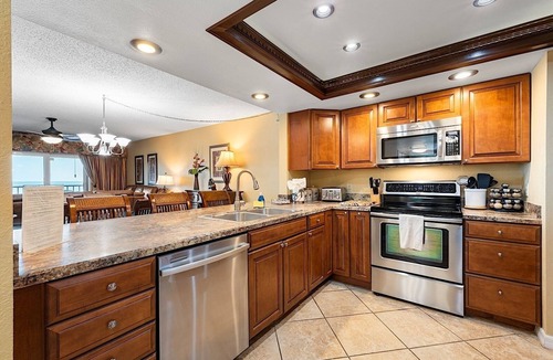 Indian Rocks Beach Condo | REEF CLUB Direct Ocean Views TOP FLOOR Sunsets 10% Dscnt week Great Restaurants