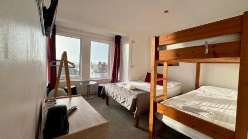 Newquay City Centre Hotel | Reef Lodge
