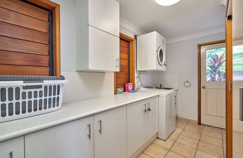 Clifton Beach House | Reeflections Beachfront Holiday House