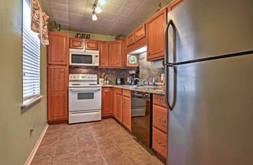 Port O Connor House | "REEL CATCH" 5 minutes from BEACH & FISHING CENTER!