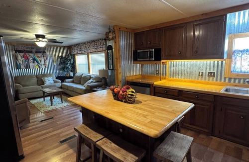 Gordon House | Reel Life Rentals -Dock Holiday -Waterfront - 30 min from Pinto Mtns State Park