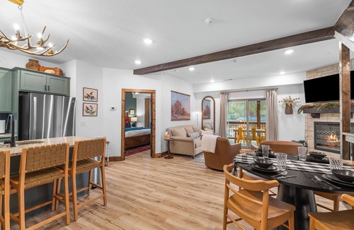 Branson House | Reel Nice Poolview: Hot Tub, Arcade, & Resort Amenities