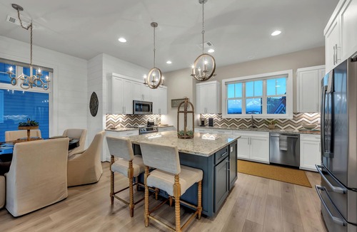 Kingsland House | Reel Oasis, family-friendly, pet friendly, pool, boat slip, golf and on lake LBJ