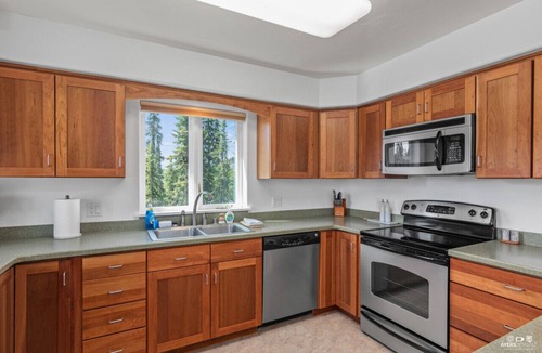 Soldotna House | Reel & Relax Riverfront Paradise