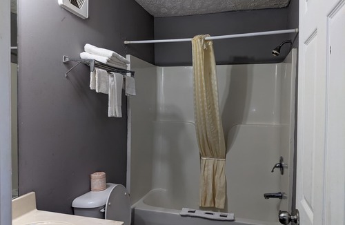 Tiptonville Hotel | Reelfoot Lake Inn