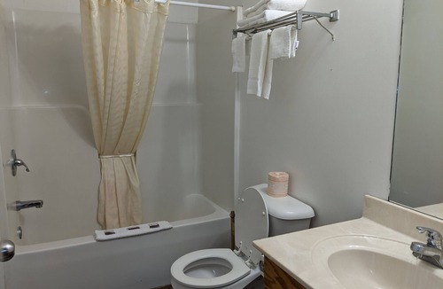 Tiptonville Hotel | Reelfoot Lake Inn