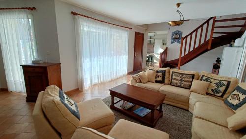 Arzon Villa | Ref 089 Maison standing avec jardin et internet pour dix