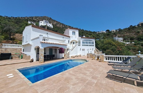 El Mas Fumats Villa | Ref. Cat01 - Cozy villa with stunning sea views
