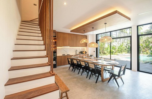 Batubelig House | Refined 5BR Contemporary Villa, 400m to the Beach