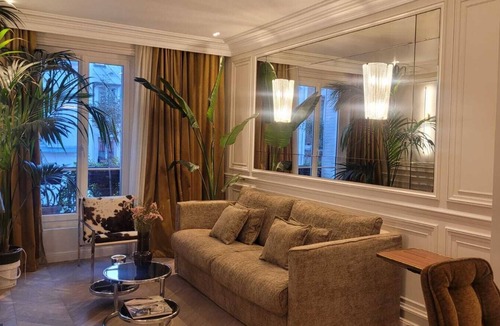 Montmartre Apartment | Refined Appartment in Montmartre