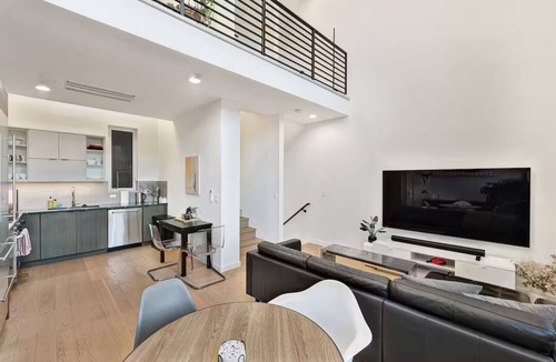 Stevens House | Refined Capitol Hill Townhome w/Views & Parking