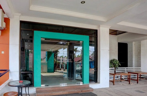 Banjarbaru House | Refined Indonesia Delux Double Escape w/Free WiFi