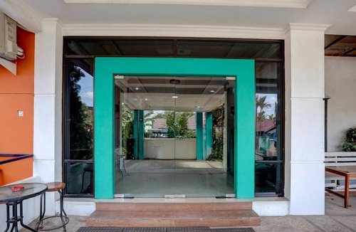 Banjarbaru House | Refined Indonesia Delux Double Escape w/Free WiFi
