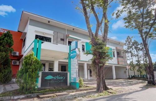 Banjarbaru House | Refined Indonesia Delux Double Escape w/Free WiFi