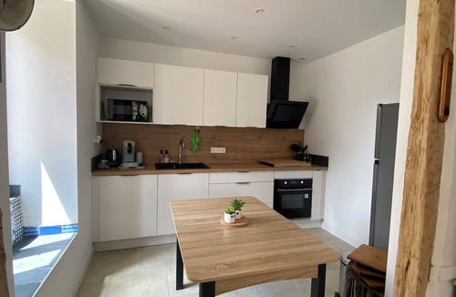 Lorp-Sentaraille Hotel | Refined village house