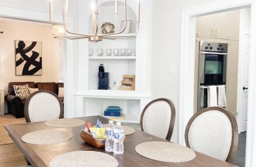 West Reading House | Refined West Reading Retreat - Steps from Penn Ave