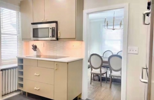West Reading House | Refined West Reading Retreat - Steps from Penn Ave