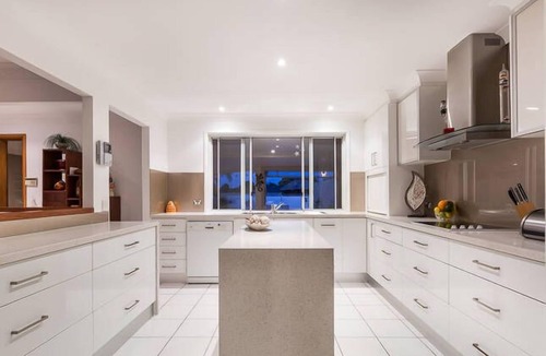 Mermaid Waters House | Reflections at Broadbeach - Heated Pool- Absolute Waterfront Entertainer!