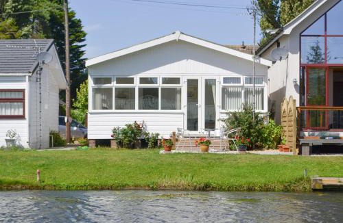 Spalding House | Reflections