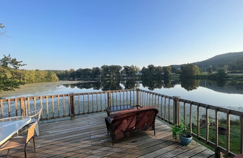 Cambridge Apartment | Reflections of Tranquility- Lakefront Splendor