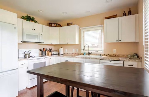 Mayfield Cottage | Reflections on Mirror Lake