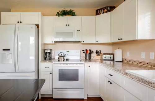 Mayfield Cottage | Reflections on Mirror Lake