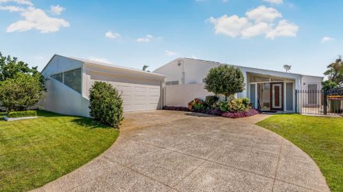 Bongaree House | Reflections On Phoenix