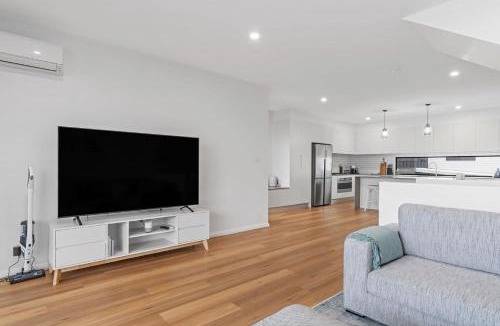 Warners Bay House | Reflections on The Esplanade