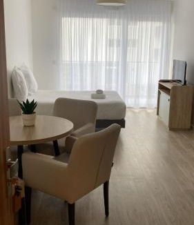 Aubergenville Hotel | Reflets de Seine