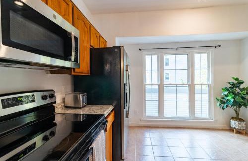 Montgomery Village House | Refreshing and Restful Stay