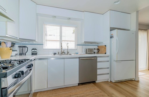 Novato House | Refreshing Comfort Guest Suite