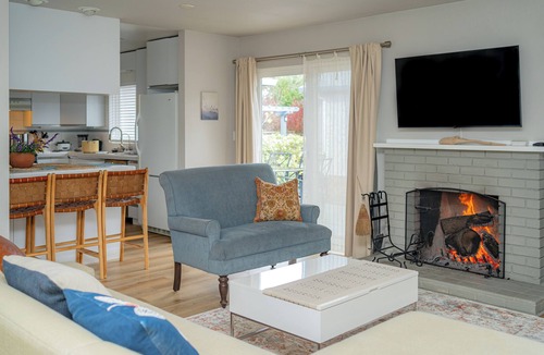 Novato House | Refreshing Comfort Guest Suite