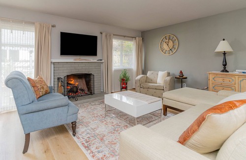 Novato House | Refreshing Comfort Guest Suite
